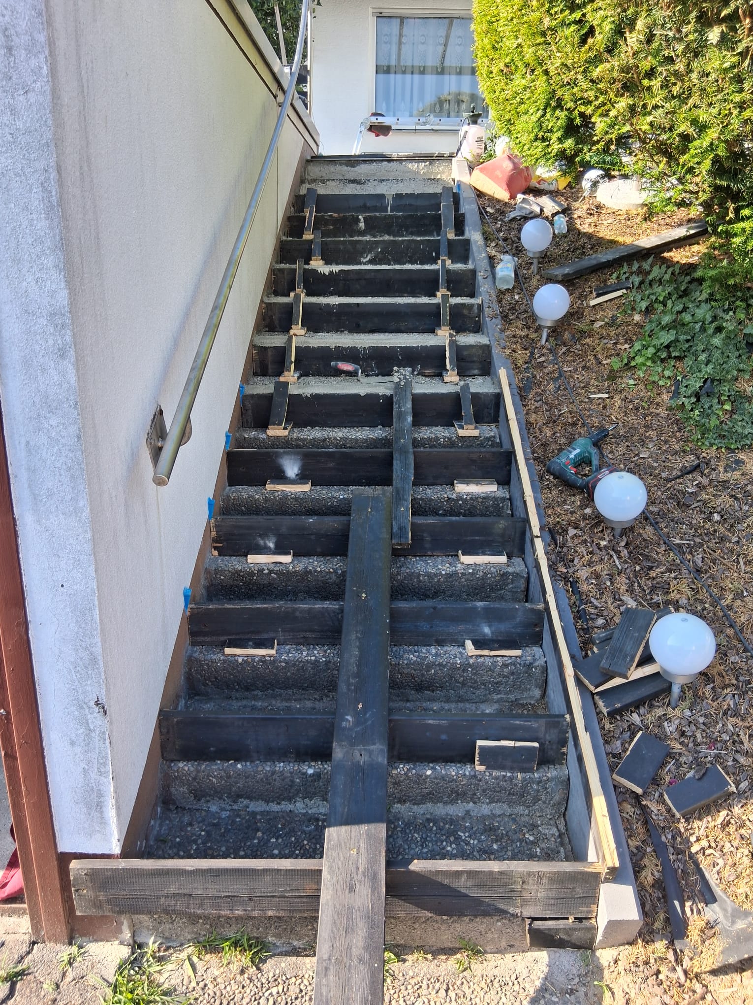 Vorher: Treppenhaus und Flur in Maintal